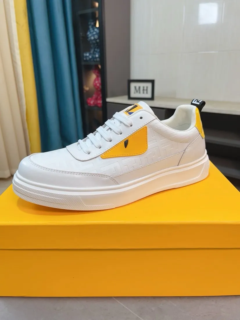 Men's Men's Shoes💰420🌹🌹[FENDI] Fendi's classic and comfortable men's, this complex sneaker is made of soft calfskin➕genuine leather lining➕original ultra-light rubber material with rough outsole. This unique and light style is suitable for the casual and refined sensibility of this season. It is comfortable and natural on the feet. It is an everyday style for casual travel in autumn and winter! 38/44